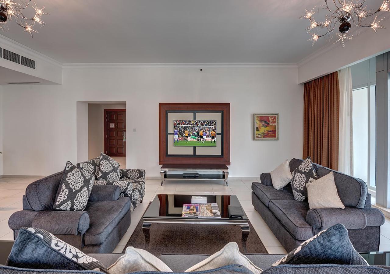 Three-Bedroom Apartment with Marina View